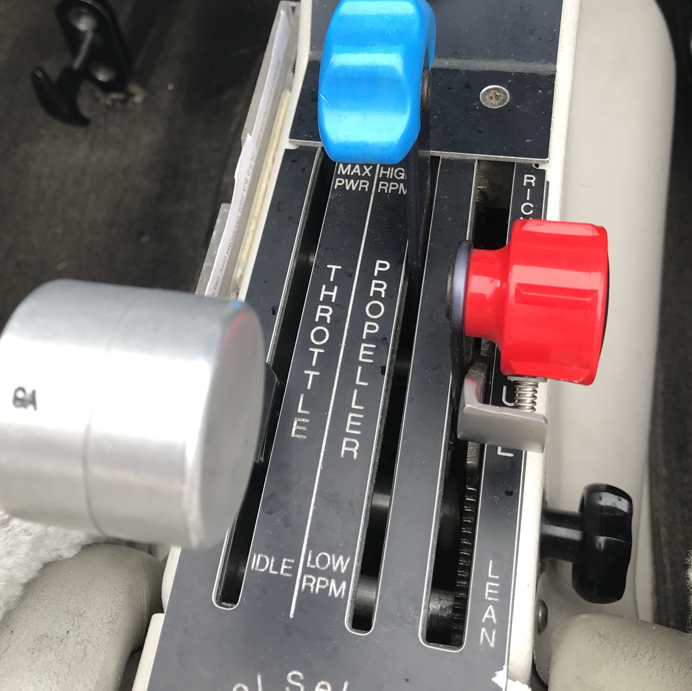 DA40 Throttle Mixture Controls